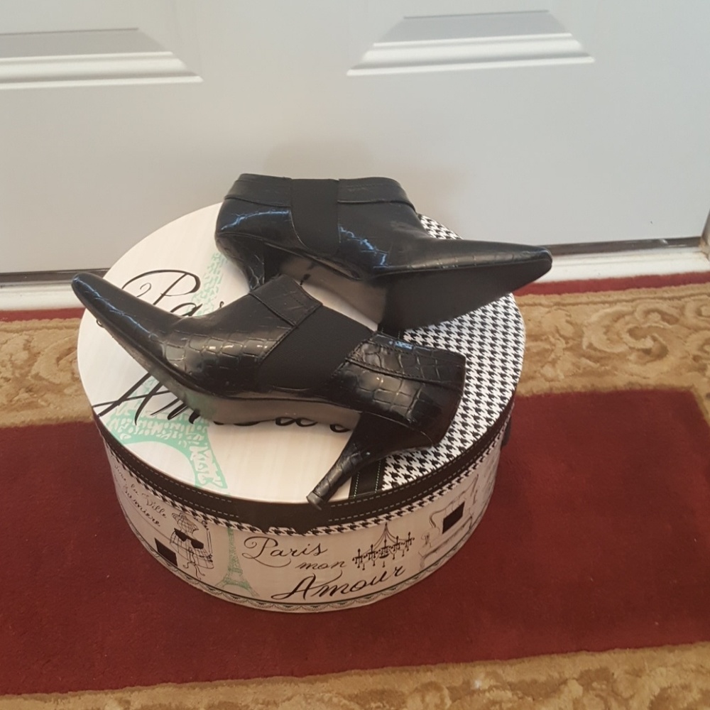 Black shoes